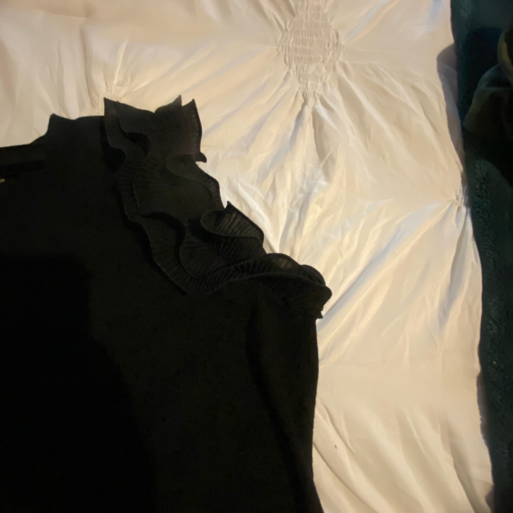 Chic Black Ruffled Blouse - Picture 3 of 3